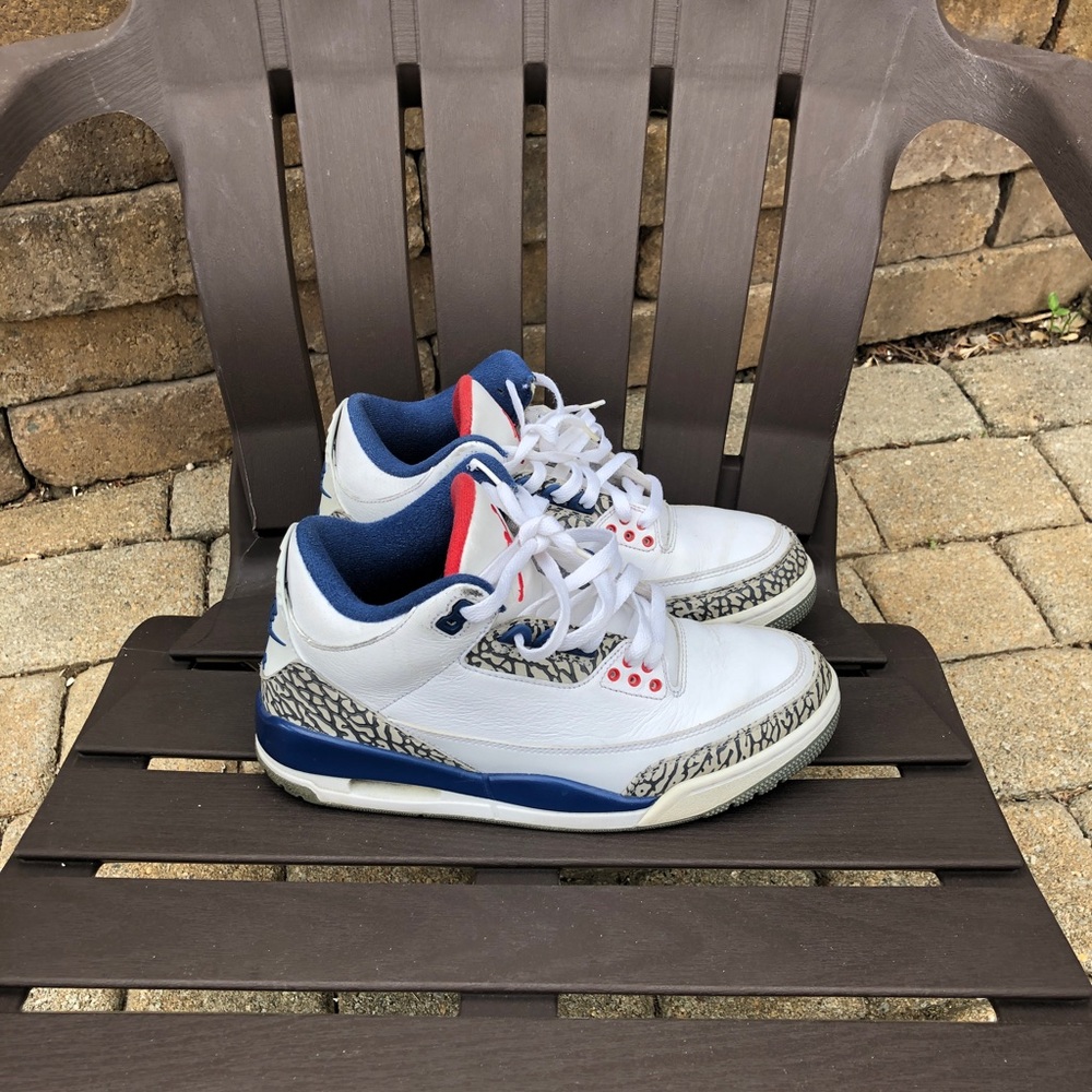 Nike air Jordan retro 3 true blue mocha size 8